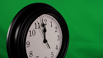 Clock on green background, Time concept, Time management, Abstract visuals HD wallpaper