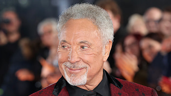 Tom Jones, Emotional performance, The Voice, Fellow judges HD wallpaper