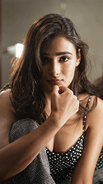 Shalini pandey, telugu actress HD phone wallpaper