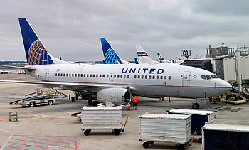 United Airlines, System outage resolved, Flight operations restored, Passenger travel HD wallpaper