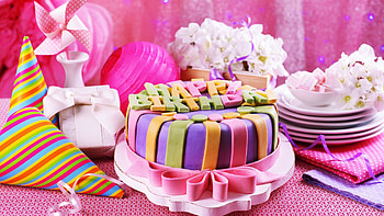 Pink birtay cake, , Vibrant decor, Festive celebration HD wallpaper