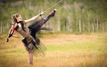 Lindsey Stirling, Captivating , Stunning visuals, Memorable composition HD wallpaper