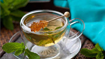 HAVING A MINTY CUP OF TEA, cups, tea, break, coffee, drinks, decilious, food HD wallpaper