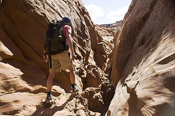 127 Hours, Unimaginable ordeal, Will to live, Unbreakable spirit HD wallpaper