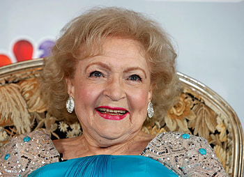 Betty White, Golden Girls, Iconic role, Tagesspiegel HD wallpaper
