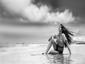 A Feeling YOU Dont Get'!, graphy, feel, woman, black and white HD wallpaper