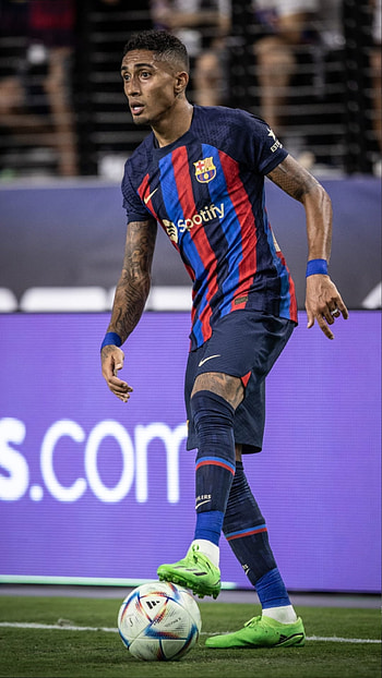 Raphinha barca, graph, sports_equipment HD phone wallpaper