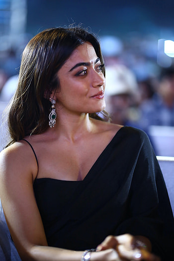 rashmika mandanna, dress, hair, lip, black HD phone wallpaper