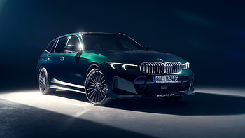 Green Alpina B3 Touring 2022 2 Cars HD wallpaper