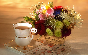 Special Break, cuptea, morning, love, break, vase, flowers, special HD wallpaper