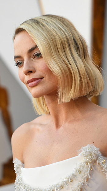 Margot Robbie at Oscars, , Hollywood beauty, Red carpet glamour HD phone wallpaper
