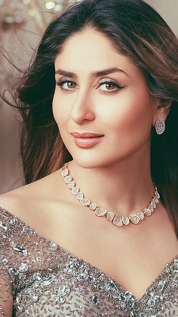 Gorgeous Kareena Kapoor, 2018 hoot, Ultra , Mobile HD phone wallpaper