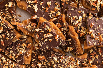 English toffee, Traditional recipe, Buttery flavor, Decadent delight HD wallpaper