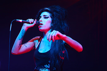 The Ambassador Dublin, Amy Winehouse HD wallpaper