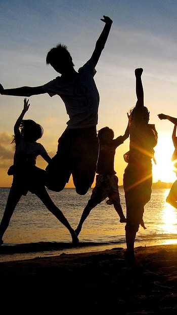Friends, enjoyingg, enjoyying HD phone wallpaper