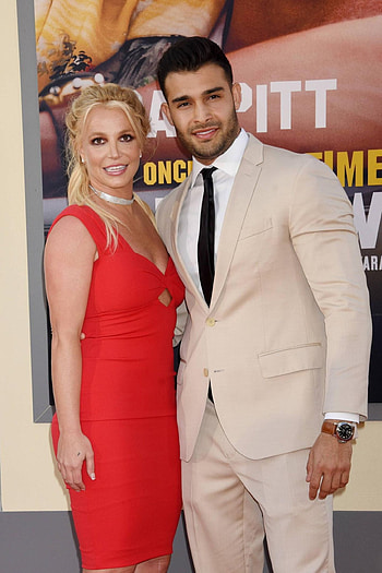 Sam Asghari, Britney Spears' partner, Pregnancy statement, Public response HD phone wallpaper
