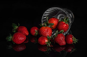 Strawberries, Fruits, Basket, Dark background, Berries HD wallpaper