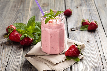 Strawberry milkshake, Artistic , Delicious drink, Refreshing delight HD wallpaper