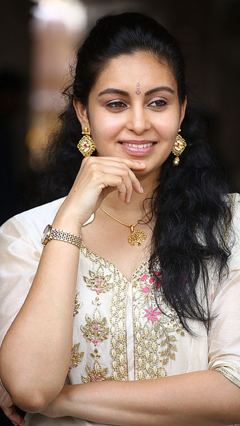 Abhinaya, actress HD phone wallpaper