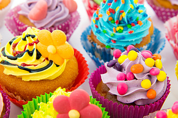 cupcakes, icing, cupcake, food, candy HD wallpaper