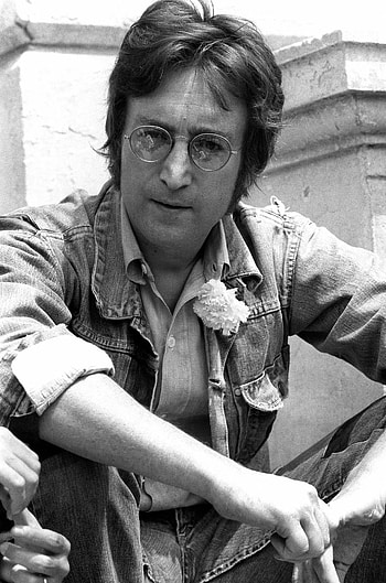 John Lennon, Memorable night, Intimate encounter, Unexpected connection HD phone wallpaper