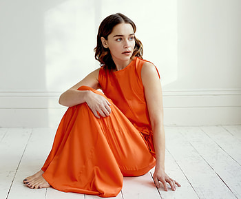 Emilia Clarke, The Observer Magazine HD wallpaper