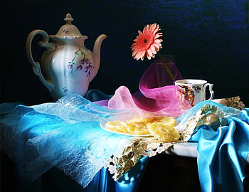Standing alone, tea pot, pink, satin, gerber daisy, glass, chiffon, tea cup HD wallpaper