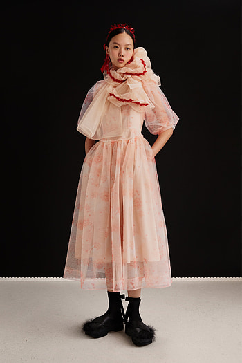 Simone Rocha, Fashion Week, Pandemic adaptation, Creative resilience HD phone wallpaper