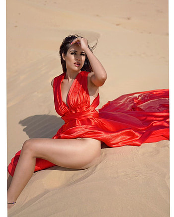 Neha Malik, dress, knee HD phone wallpaper