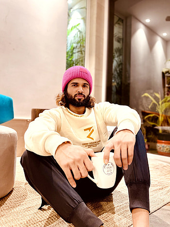 Vijay Deverakonda, knee, liger, rowdy HD phone wallpaper
