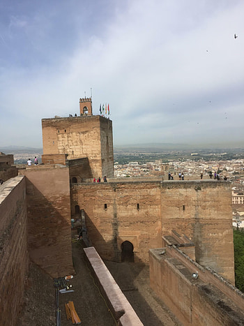 Alhambra Palace, Spain's Islamic legacy, Beauty in detail, Tagesspiegel's travel guide HD phone wallpaper