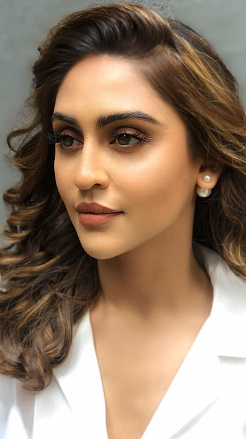 Krystle Dsouza, Bollywood Heroine HD phone wallpaper