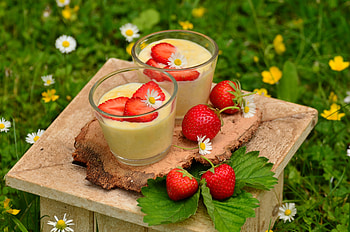 Flowers, Food, Strawberry, Berries, Yogurt, Yoghurt HD wallpaper