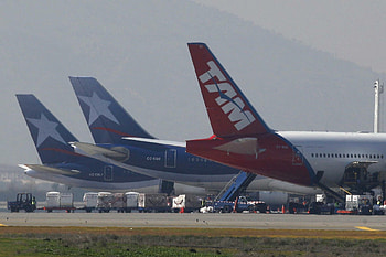 TAM Linhas Aereas, Mega airline fusion, Latin America flights, Enhanced travel options HD wallpaper