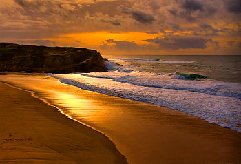 Midas sands, sand, beach, waves, reflection, cloudy sky, golden sand, cliff, sunset, ocean HD wallpaper