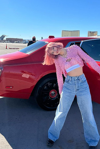 Lisa, sky, car HD phone wallpaper