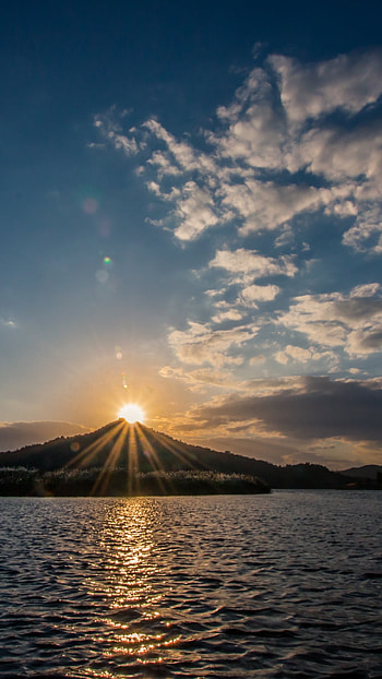 water, sky, sun, sunbeam, nature, lake, mountain HD phone wallpaper