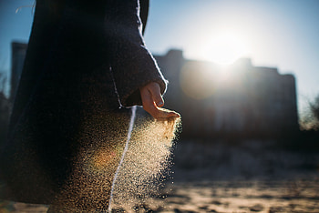 Sand, Glare, Hand, Miscellanea, Miscellaneous, Sunlight HD wallpaper