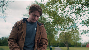 Kit Connor, Adidas sweatshirt, Nick Nelson, Heartstopper S01E05 HD wallpaper