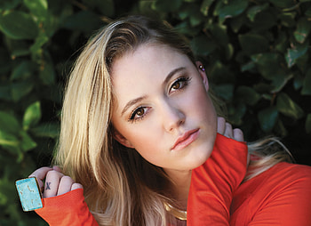 Maika Monroe, Celebrity, Actress, Blonde, Brown Eyes, Face HD wallpaper