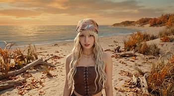 Twice / Misamo - Momo Blonde autumn Beach, MiSaMo, TWICE, Momo (Singer), Beach, Blonde HD wallpaper