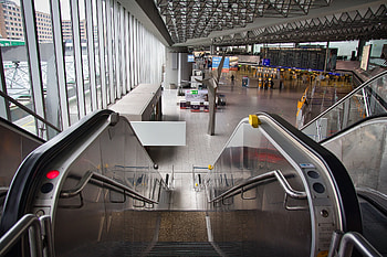 Frankfurt Airport, COVID-19 testing, Health verification, Travel safety HD wallpaper