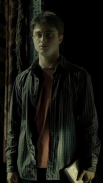 Daniel Radcliffe in 2022, Upcoming projects, Hollywood actor HD phone wallpaper