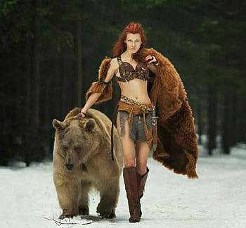 Beauty and the beast, animal, winter, bear, urs, iarna, girl, redhead, woman, model HD wallpaper