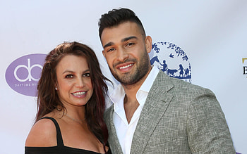 Sam Asghari, Britney Spears, Celebrity party, Curvaceous figure HD wallpaper