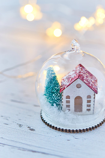 Holidays, New Year, Christmas, Small House, Lodge, Ball, Christmas Tree, Decoration HD phone wallpaper