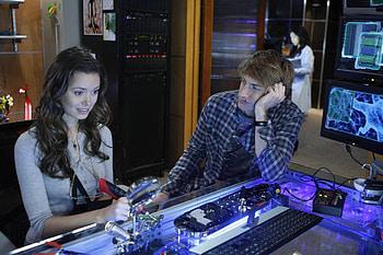 Bennett / Topher, entertainment, beautiful, people, fran kranz, actors, actresses, bennett halverson, summer glau, topher brink, dollhouse, computers, celebrity, tv series, technology, handsome HD wallpaper
