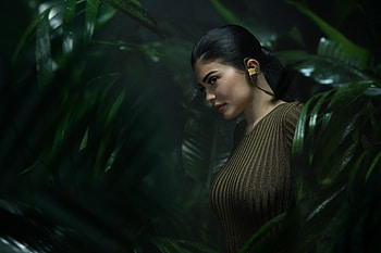 Kylie Jenner, Celebrity, American, Black Hair, Model HD wallpaper