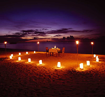 Dinner At Dusk, dinner, romantic, dusk, beach HD wallpaper