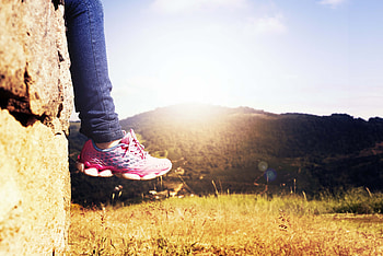 Miscellanea, Miscellaneous, Legs, Sneakers, Break, Precipice, Footwear HD wallpaper